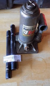 lot 49 image: 4 TON HEAVY DUTY HYDRALLIC JACK