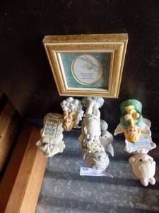 lot 89 image: SMALL ANGEL LOT