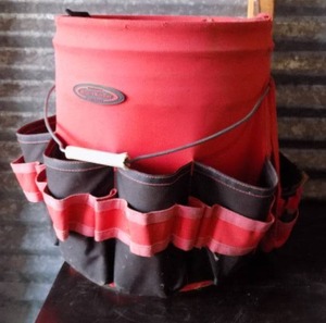 lot 95 image: TOOL BUCKET