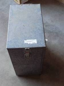 lot 100 image: VINTAGE EMPTY METAL BOX