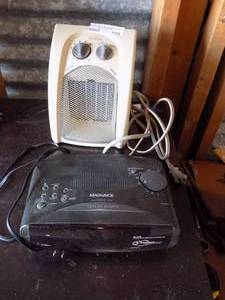 lot 109 image: SUNBEAM TABLE TOP HEATER, MAGNAVOX CLOCK RADIO
