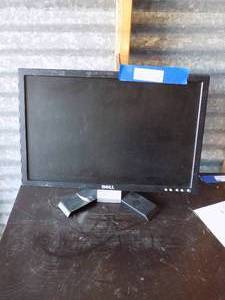 lot 111 image: DELL DESKTOP COMPUTER