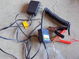 lot 121 image: CEN-TECH AUTOMATIC BATTERY FLOAT CHARGER