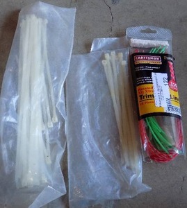 lot 122 image: ZIP TIES