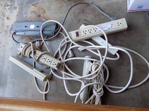 lot 142 image: POWER OUTLET EXTENSION CORDS