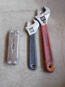 lot 152 image: ADJUSTABLE WRENCH, MULTI TOOL