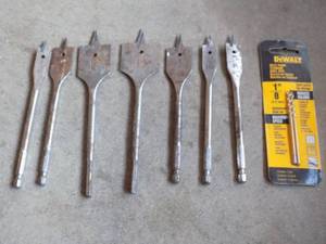 lot 156 image: DEWALT DRILL BITS AND Paddle DRILL BITS