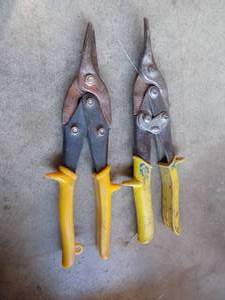 lot 164 image: 2 PAIR OF Tin Snips