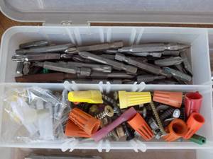 lot 181 image: WIRE NUTS, DRILL BITS, SCREWS