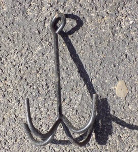 lot 192 image: GRAPPLING  HOOK