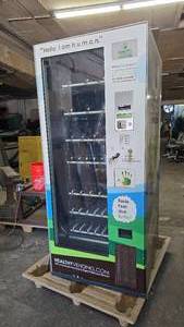 Automatic Vending Machine w/ Credit Card Terminal & Key