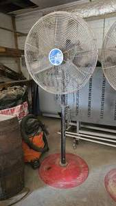 lot 16 image: Patton 30 Standing Shop Fan