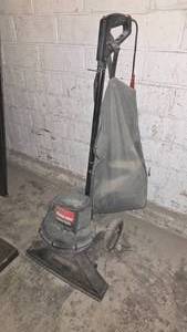 lot 71 image: Shop Vac Industrial IndoorOutdoor Vacuum