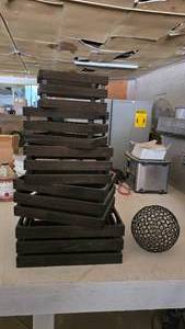 lot 79 image: Lot of 5 Nesting Crates w Round Metal Tabletop Decor