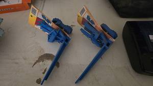 lot 99 image: Lot of 2 Paint Eze Ladder Mounted Paint Tray Holders