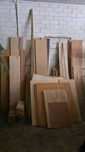 lot 112 image: Larege Lot of Misc Wood Pieces.  Lots of good wood in there