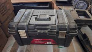lot 117 image: Husky 22 Tool Box w Contents