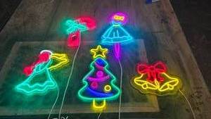 lot 140 image: Lot of 5 LED USB Plug-In Christmas Lights