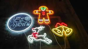 lot 142 image: Lot of 4 LED USB Plug-In Christmas Lights