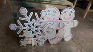lot 145 image: Lot of 4 Oversize LED Christmas Light Dcor