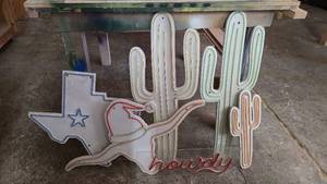 lot 146 image: Lot of 6 TexasDesert Themed LED Christmas Light Dcor