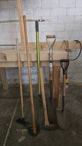 lot 151 image: Lot of Misc Yard Tools