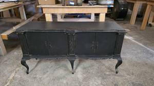 lot 176 image: Vintage Wooden Cabinet w Beautiful Curved Legs