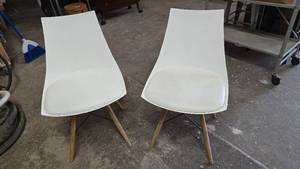 lot 181 image: Lot of 2 White Modern Dining Chairs