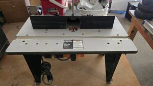 lot 199 image: Chicago Electric Bench Top Router w Table