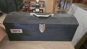 lot 208 image: Vintage Workmans Choice Tool Box