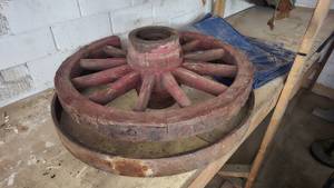 lot 251 image: Antique Wooden Wagon Wheel w Steel Outer Ring