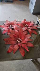 lot 264 image: Lot of 3 Metal Wall Hanging Poinsettias.  Approx 24 wide.