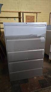 lot 283 image: Grey 4 Drawer Horizontal Filing Cabinet