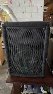 lot 322 image: Yorkville TX Series YX10 Passive Loudspeaker w 10 Woofer