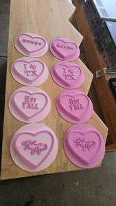 lot 425 image: Lot of Misc Wall Mounted Candy Hearts w Different Messages
