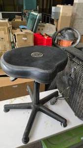 lot 340 image: Roc Soc Drum Throne