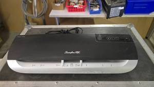 lot 395 image: Swingline GBC Fusion 3000L 12 Laminator
