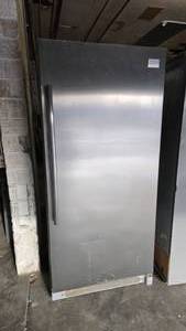 lot 427 image: Frigidaire Professional FPRH19D7LF1 Refrigerator, Tested