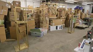 lot 44 image: Beautiful Custom Gold Arch Way.  This was previously installed seasonally on top of a bar at the Gaylord.