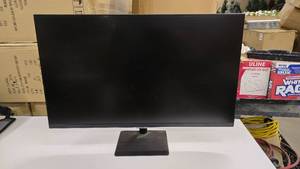 lot 112 image: Samsung S32AM500NN 32 M5 LED Smart Monitor w Streaming TV
