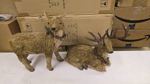 lot 162 image: Lot of 2 Christmas Dcor Deer.  The little wreaths around their necks are removeable.