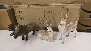 lot 163 image: Lot of 3 Misc Christmas Dcor Animals