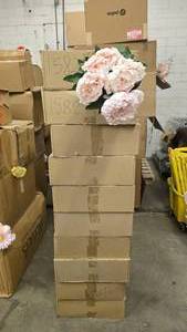 lot 173 image: Lot of 10 Boxes of 23 Light Pink Peony Bush