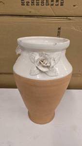 lot 215 image: Beautiful 2 Tone Terra Cotta Style Pot w Flowers