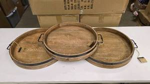 lot 282 image: Lot of 3 Matching Wooden Rustic Trays