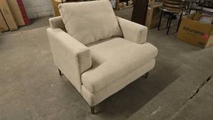 lot 286 image: Cream Arm Chair w Wooden Legs