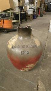 lot 201 image: Olio De Bagno 1710 Large Terra Cotta Oil Bath Pot