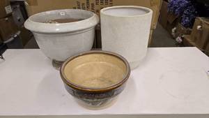 lot 247 image: Lot of 3 Large Ceramic Planter Pots