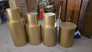 lot 358 image: Lot of 7 Gold Pedestals