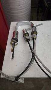 lot 370 image: Chrome Bathroom Faucet Set.  No box but looks complete